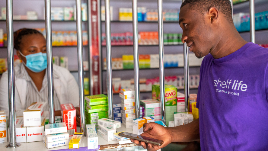 Pharmacists benefit from the data-driven distribution service Shelf Life by Field Intelligence. Photo source: Field Inc.